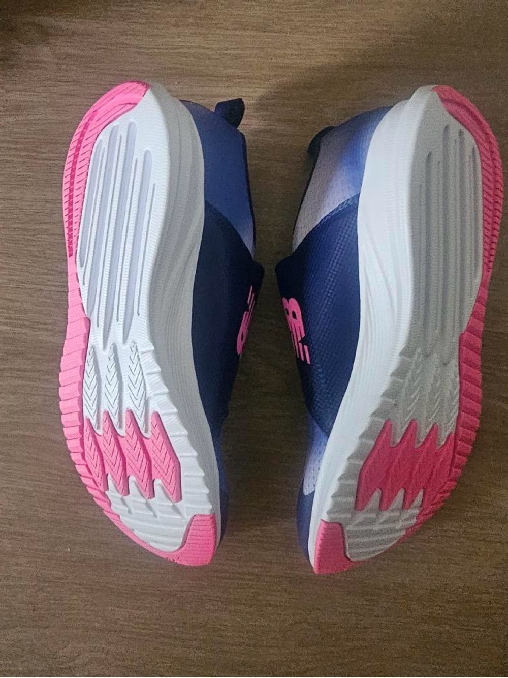 New Balance - Picture 2 of 2